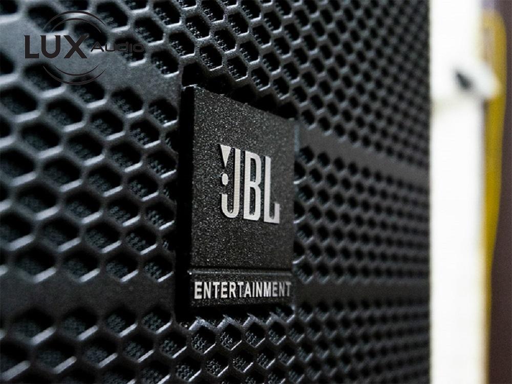 Jbl flip speaker hi-res stock photography and images - Alamy